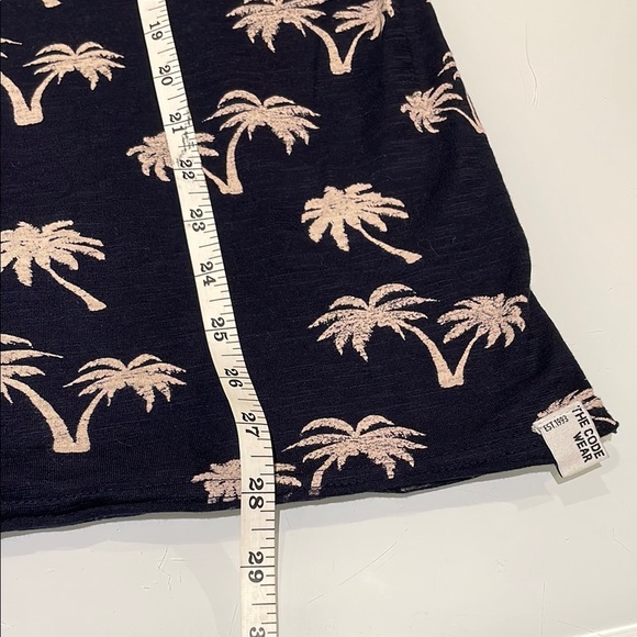 Palm Tree Print T-Shirt - Picture 6 of 8